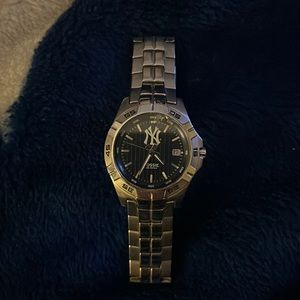 Fossil Yankee watch, needs battery
